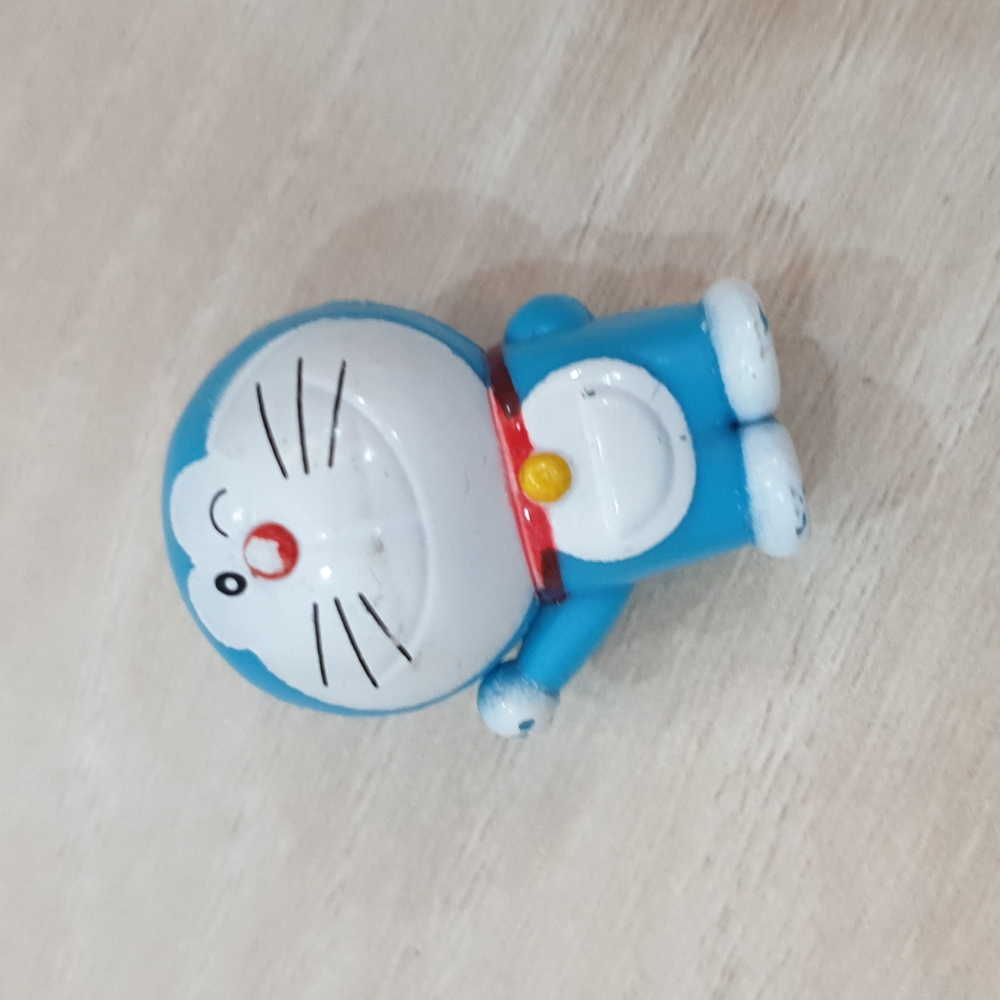 Blue robot cat toy for babies